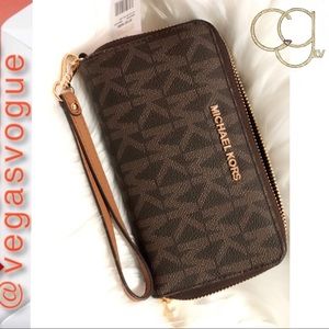 Michael Kors Sig Jet Set Travel Zip-Around Wallet